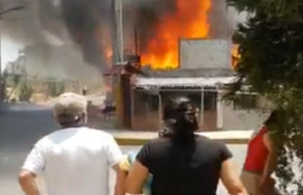 Incendio en Texmelucan consume tres viviendas