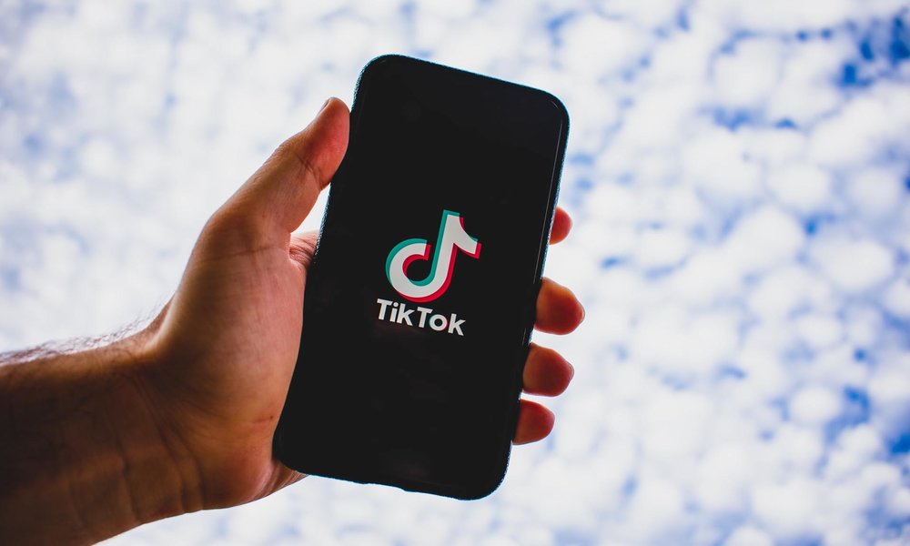 Multan a TikTok por $16 millones al infringir ley de protección de datos en Reino Unido