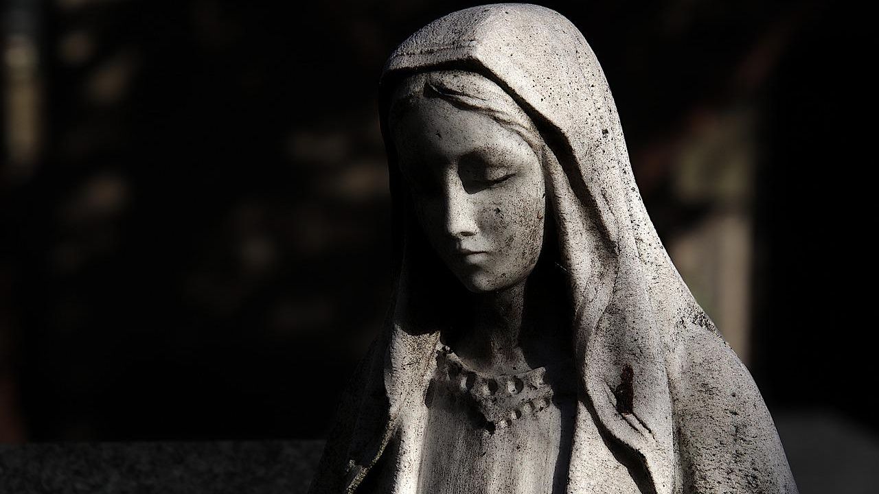 Vaticano establece observatorio para investigar «fenómenos místicos» como estatuas «lloronas» de la Virgen