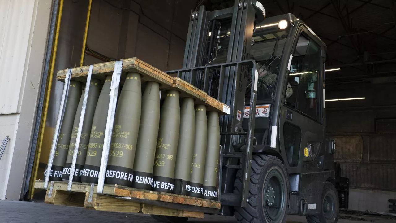 Francia podría estar bloqueando envío millonario de municiones a Ucrania