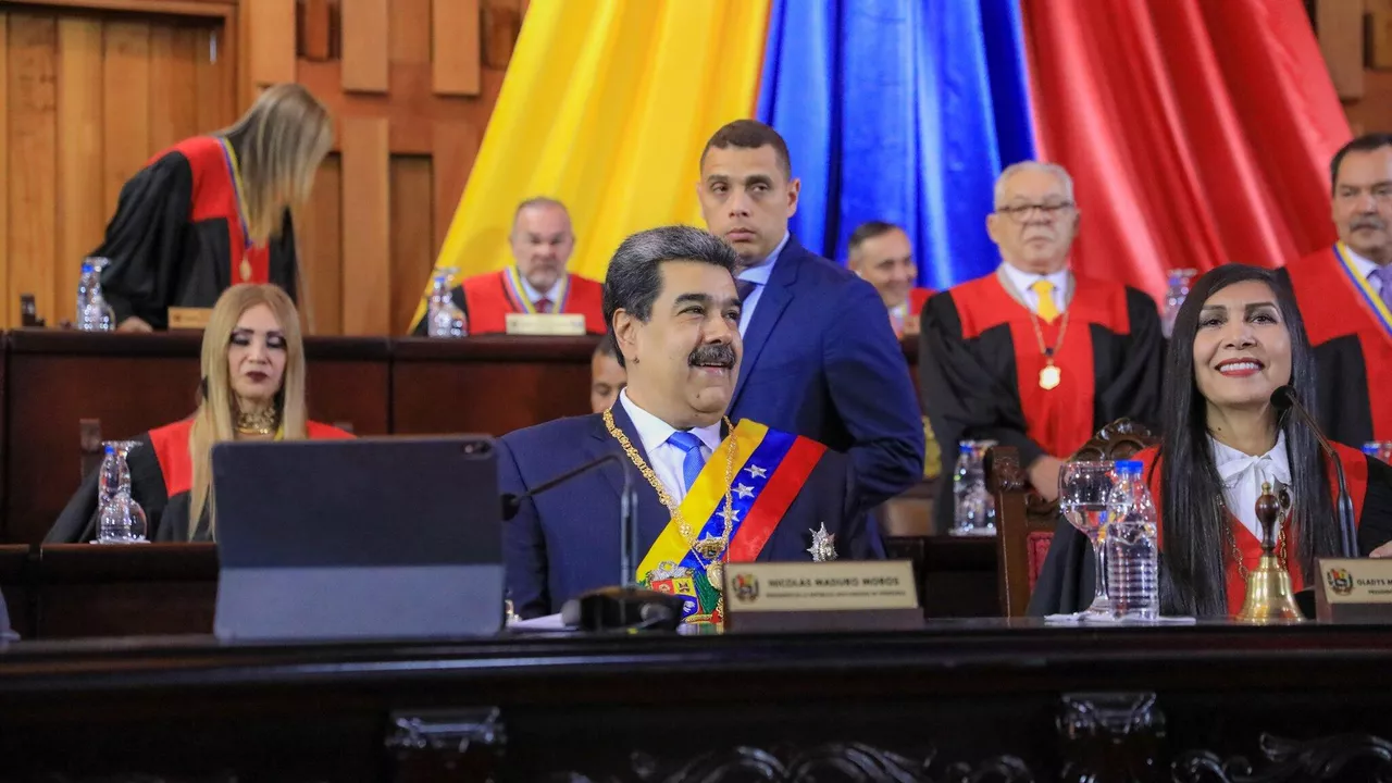 Nicolás Maduro se inscribe para reelegirse como presidente