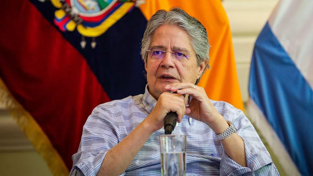 Presidente de Ecuador no descartaría el uso de la «muerte cruzada» para disolver el Parlamento