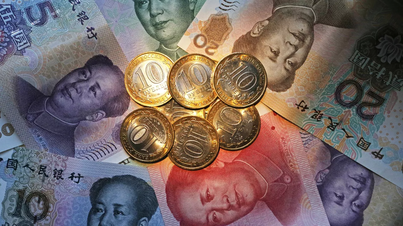 El yuan se posiciona como la moneda más negociada en Rusia dejando atrás al dólar