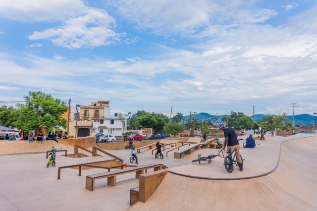 Federación construye 896 espacios deportivos en 26 estados del país