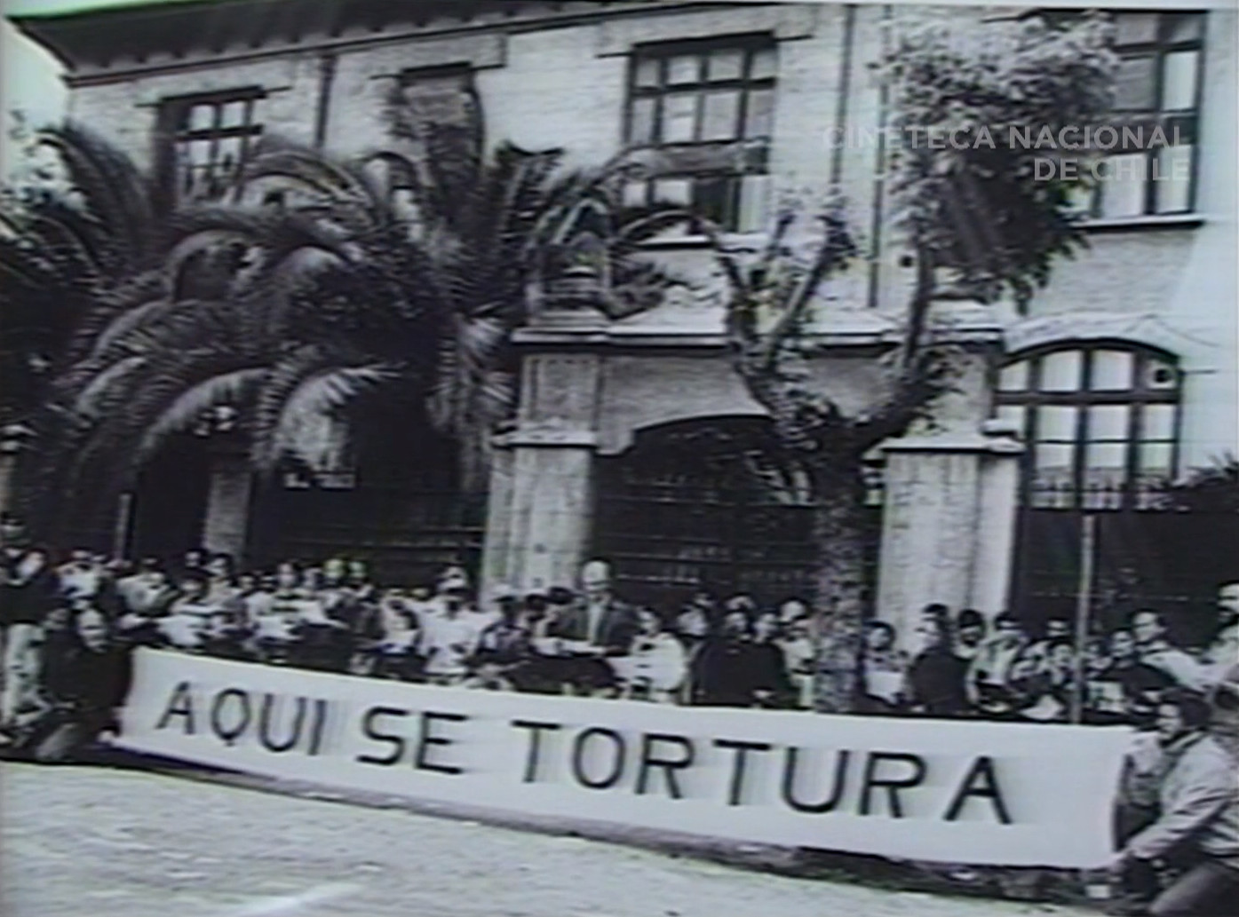 «La comunión de las manos», el recordado documental de Augusto Góngora sobre la Vicaría de la Solidaridad