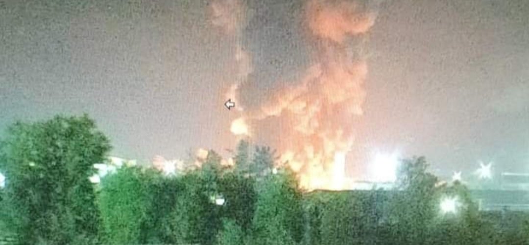 Quilicura: Incendio destruyó bodega de plásticos ubicada cerca de una empresa de gas