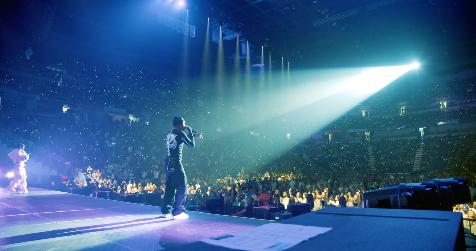 ¡En la cuna del reggaetón!: Polimá Westcoast primer artista chileno que canta en el Coliseo de Puerto Rico