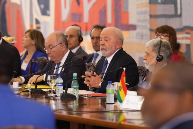 Lula urge a una integración «más allá de ideologías» y propone un mercado energético suramericano