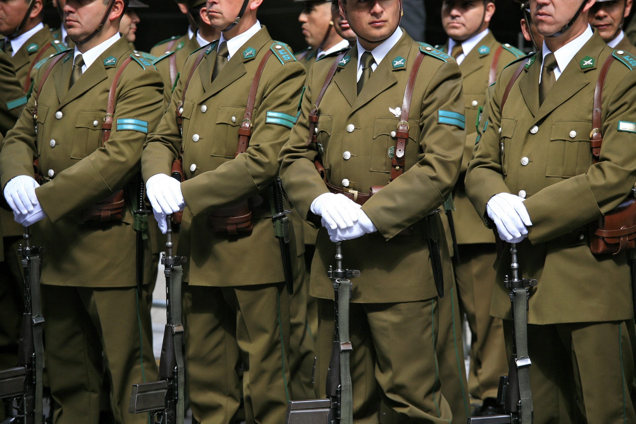 Un carabinero y un militar acusados de liderar una estafa quedan en arresto domiciliario