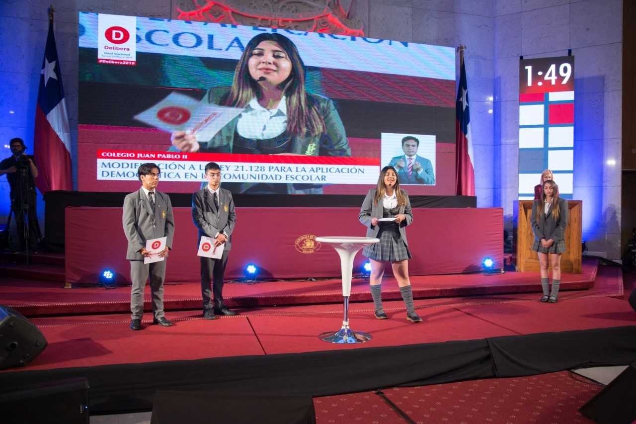 Convocan a estudiantes de todo Chile a participar del Torneo Delibera 2023