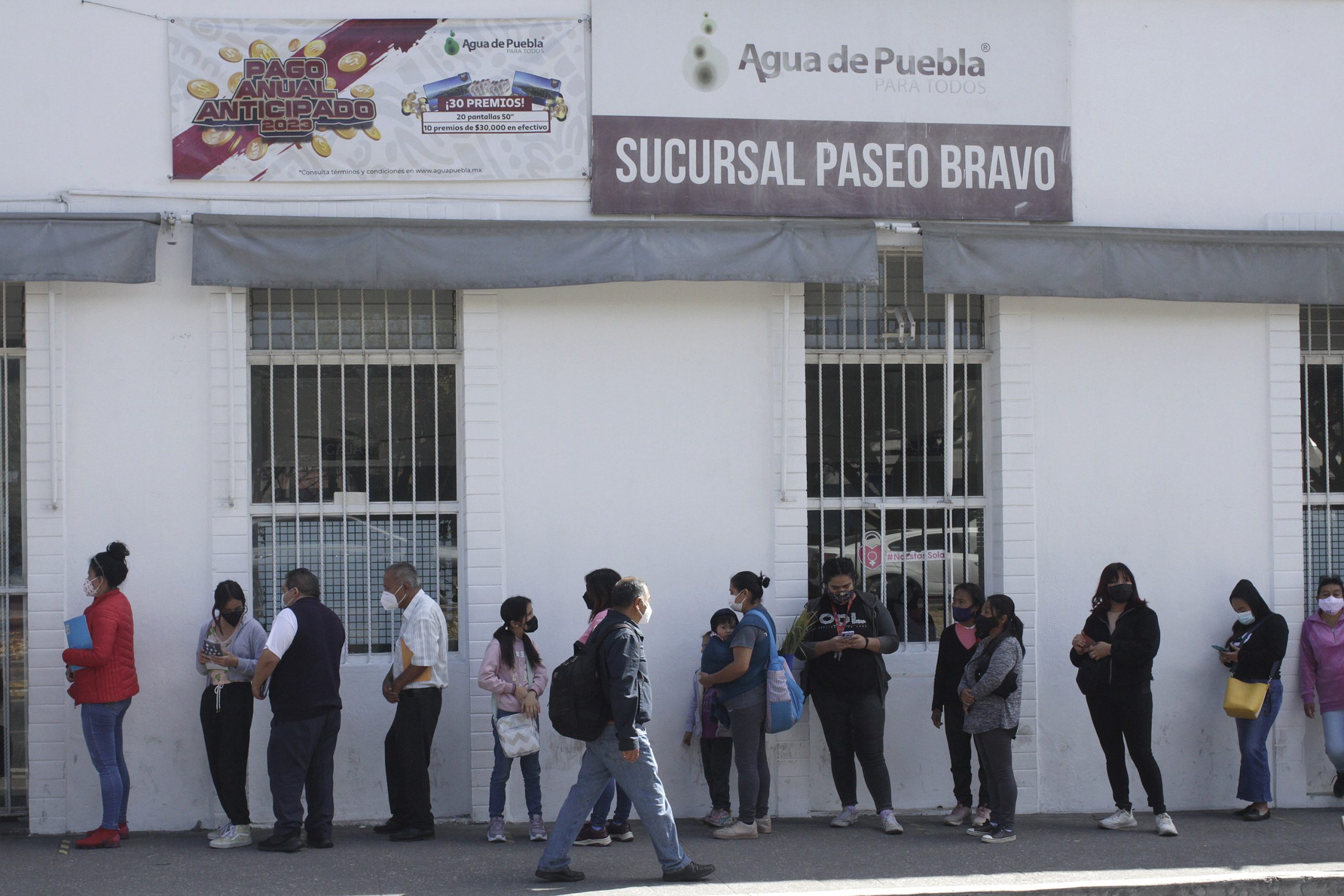 Piden repensar voto para Rivera tras privatizar agua en capital poblana