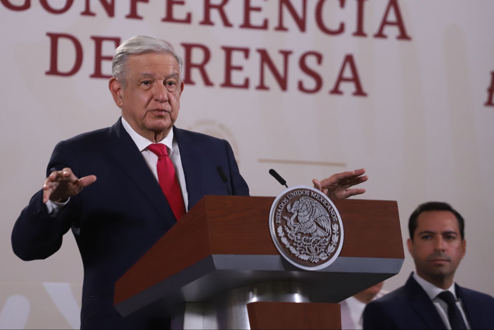 Celebra AMLO aprobación de leyes y reformas