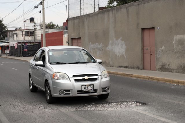 Comuna poblana reconoce incapacidad ante todos los baches