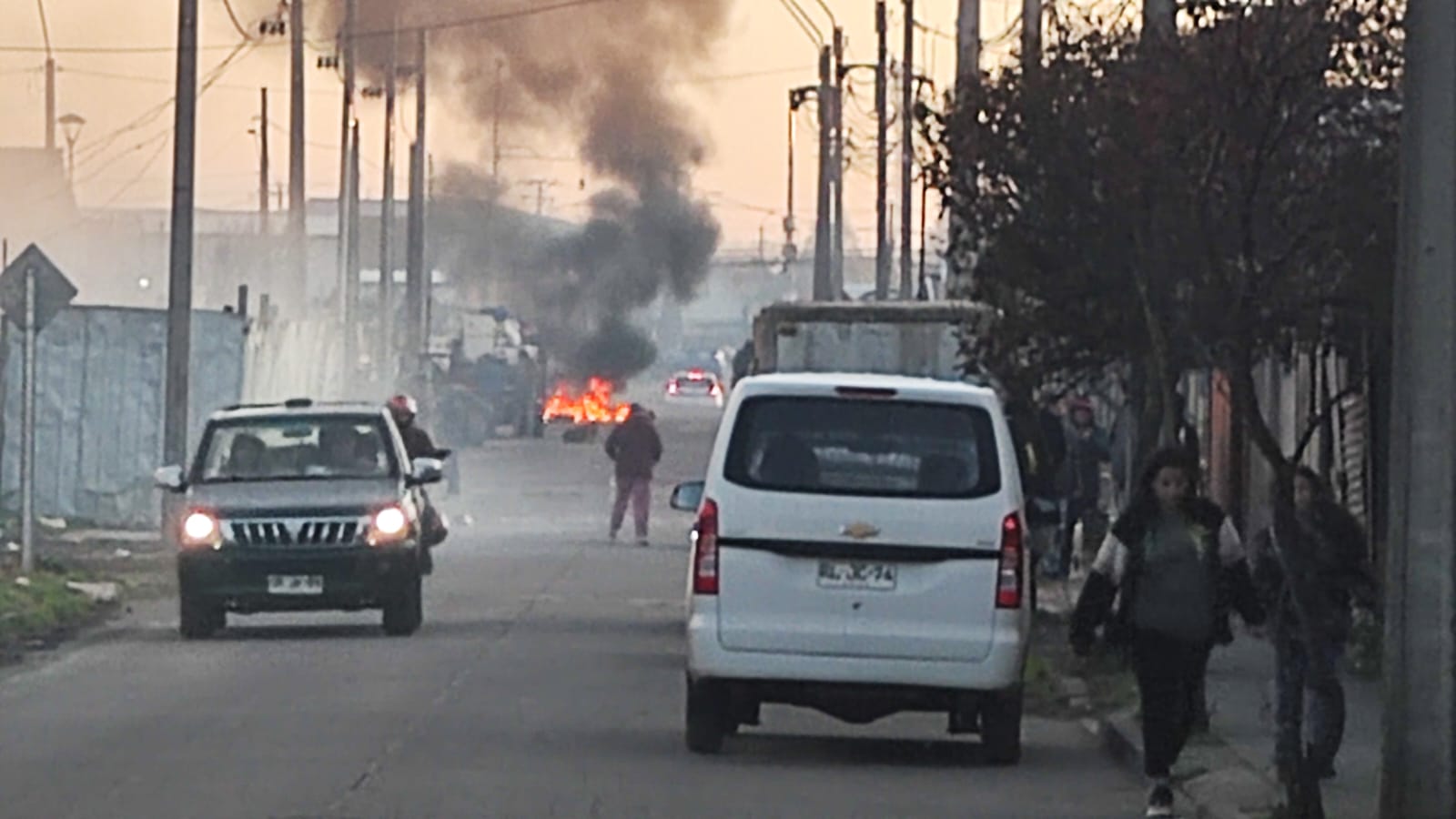 Enfrentamientos durante operativo de desalojo de viviendas tomadas en San Pedro de la Paz