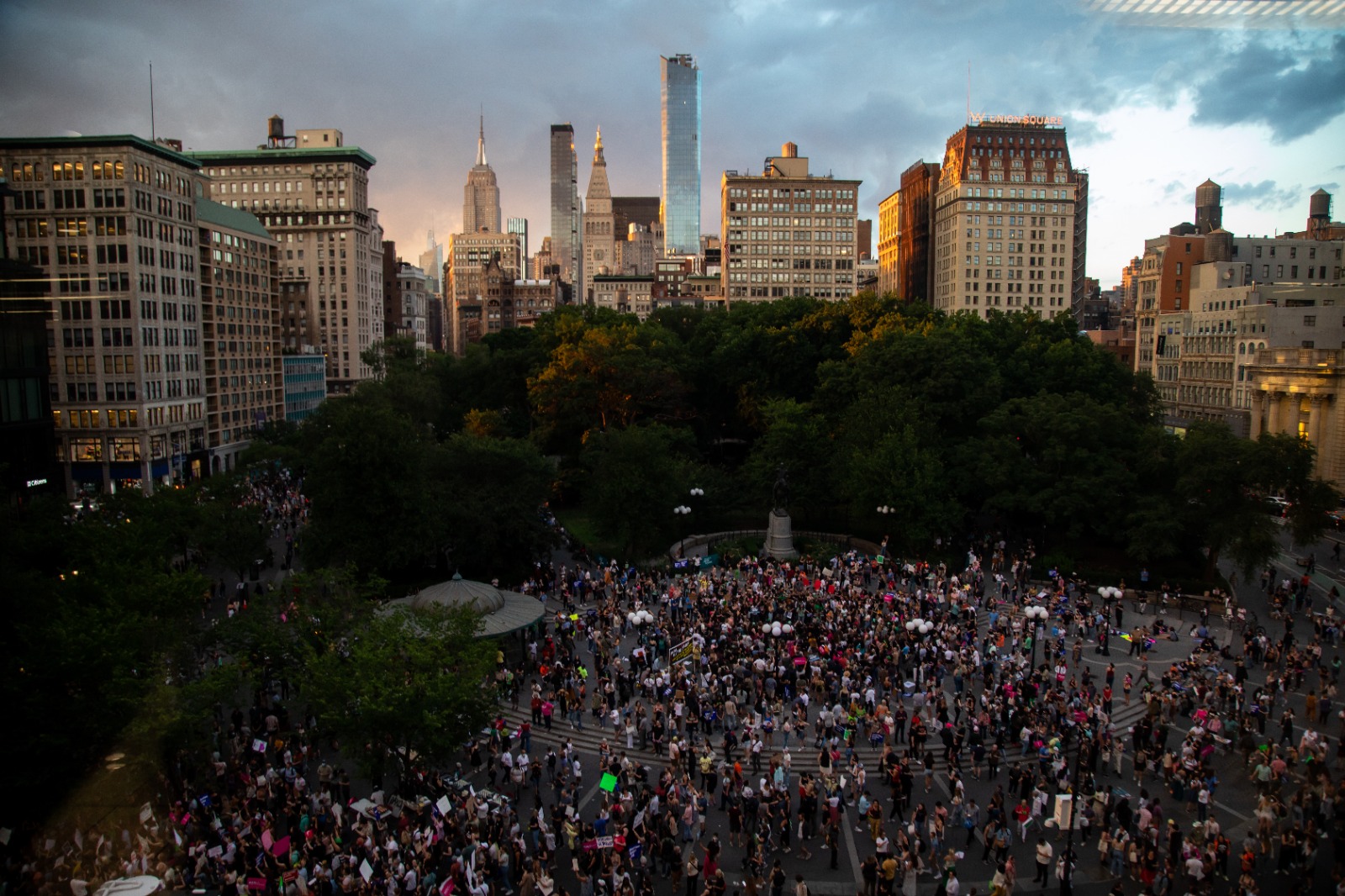 Nueva ley en NY: no se discrimina por estatura ni por peso