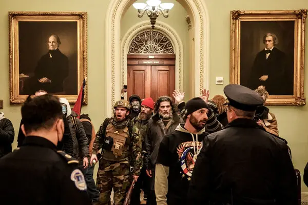 Dan 18 años de cárcel a líder por la toma del Capitolio en EE.UU.