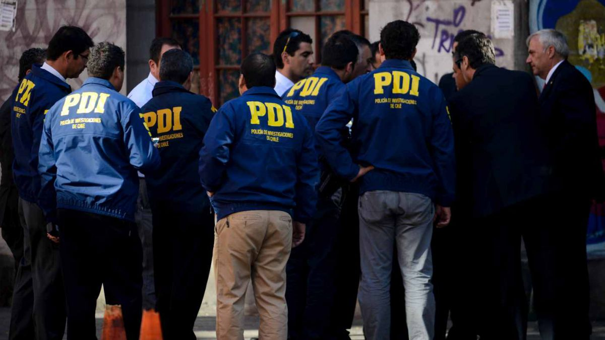 Siete funcionarios de la PDI serán formalizados por golpear y detener a un matrimonio en Pudahuel que confundieron con integrantes de banda criminal