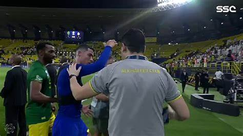 El video Cristiano Ronaldo empujando al  integrante del cuerpo técnico de Al Khaleej que ha causado revuelo en redes