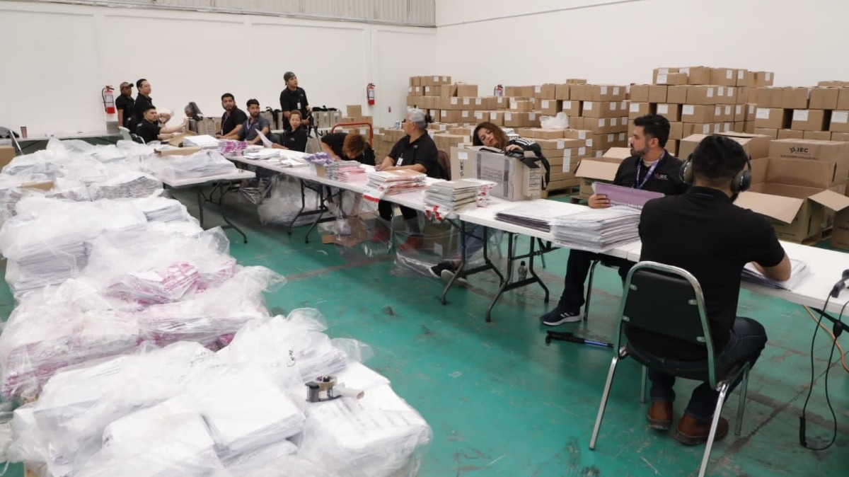 INE inicia entrega de paquetes electorales en Coahuila y Estado de México