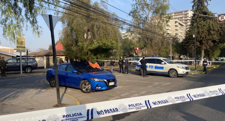 Muere hombre acribillado dentro de su vehículo durante balacera en La Cisterna