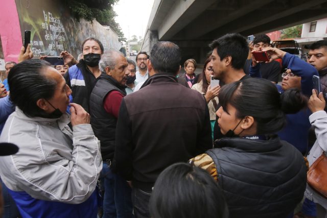 Urge Rivera a desterrar violencia en mercado de Amalucan