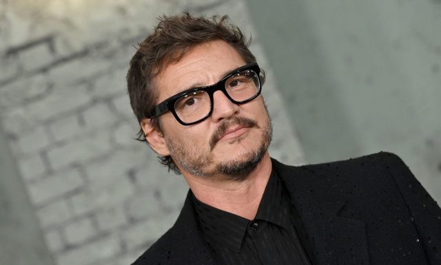 Pedro Pascal será un gladiador, Almodóvar revela que «está con dieta rigurosa y ejercicios brutales»