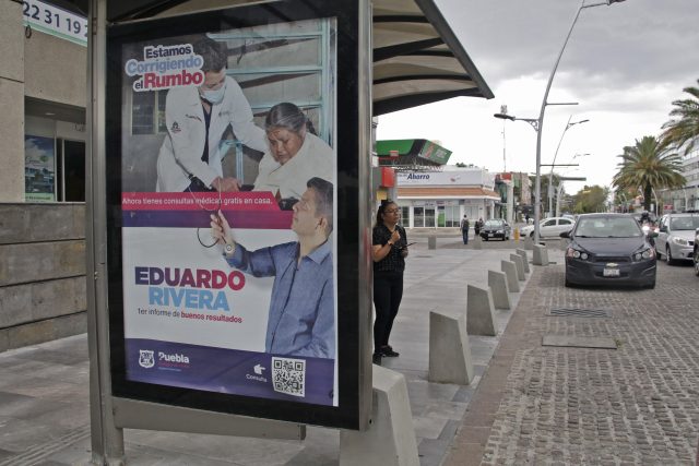 Por amparo, frenan concesión de publicidad en paraderos del Ayuntamiento