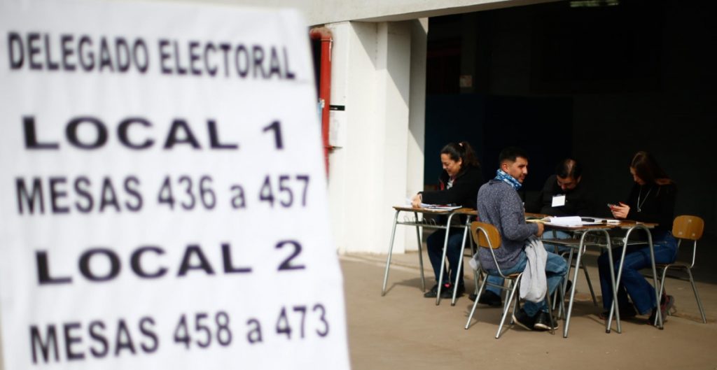 Servel: Mesas de votación estarán abiertas hasta las 18:00 horas