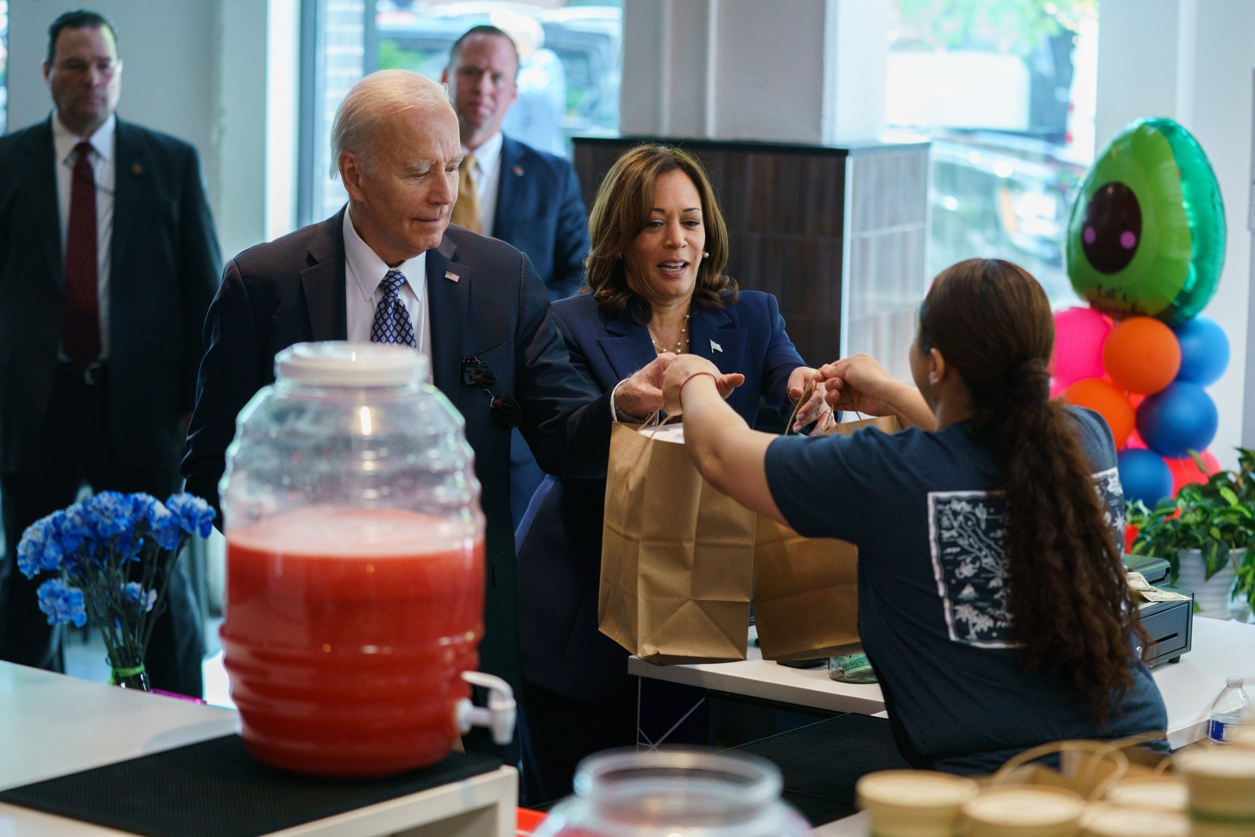 Joe Biden y Kamala Harris celebran el 5 de Mayo con taquitos