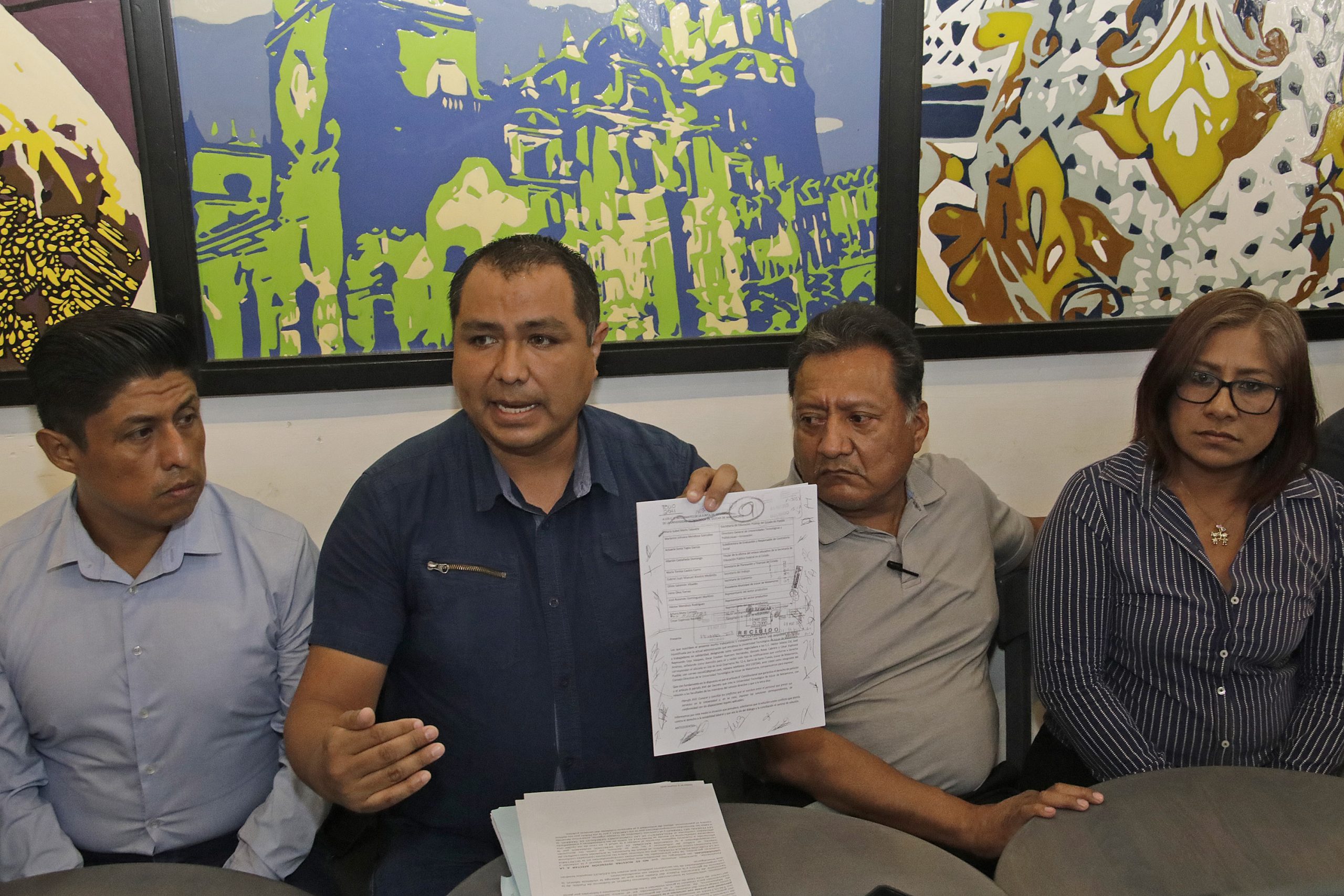 Denuncian trabajadores despidos injustificados en Universidad de Izúcar de Matamoros