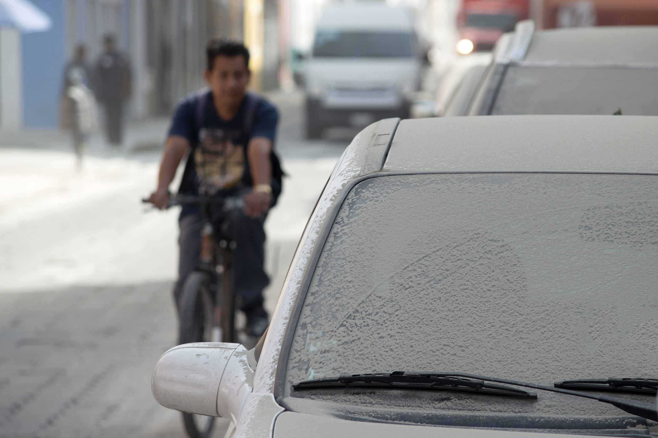 Calidad del aire en Puebla no es satisfactoria por caída de ceniza