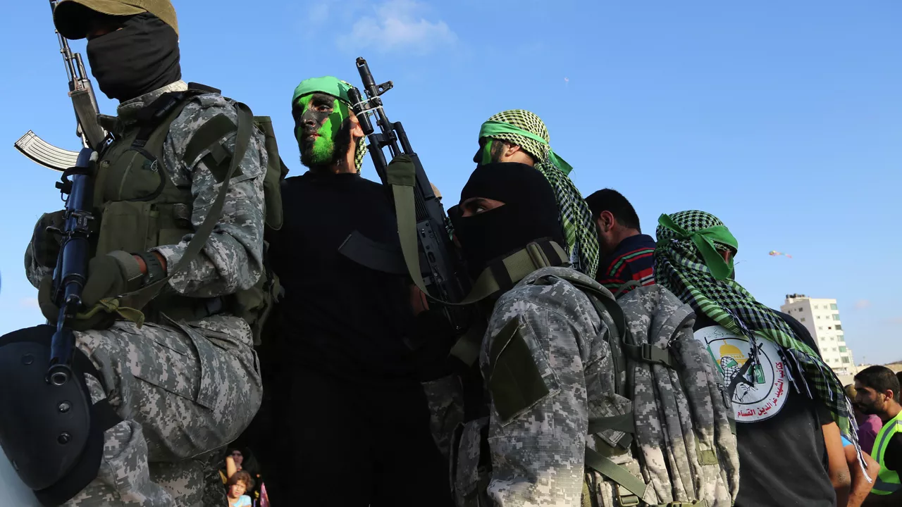 Israel y grupos armados de Gaza acuerdan un alto al fuego