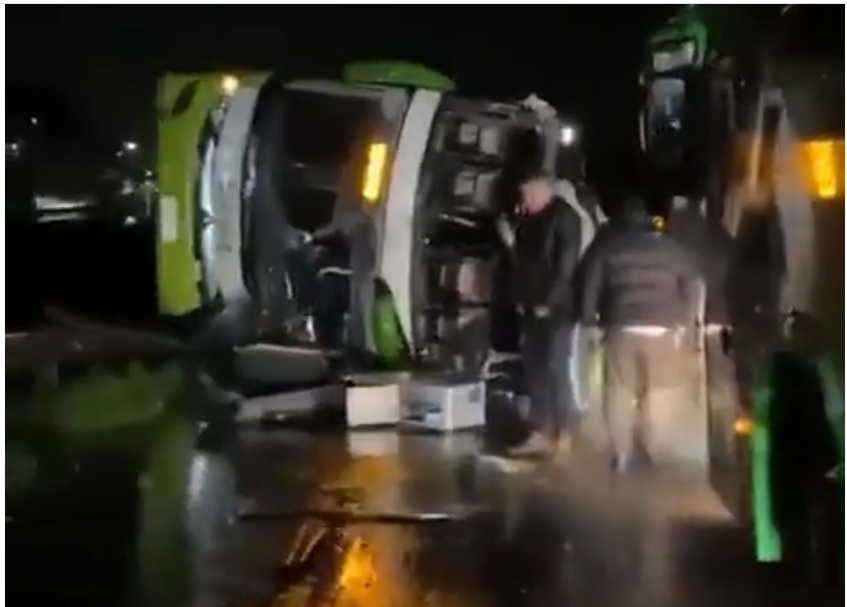 Volcamiento de bus en la Ruta 5 deja al menos 15 lesionados a la altura ...