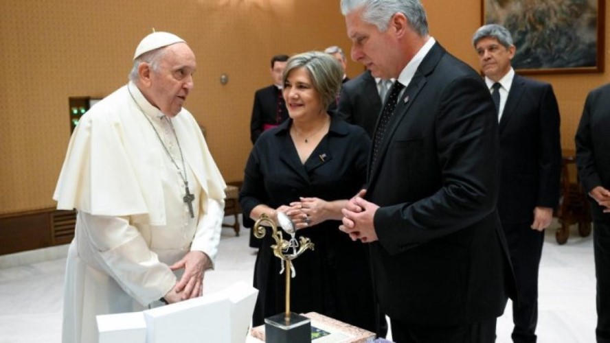 Papa recibe en el Vaticano a Miguel Díaz-Canel, presidente de Cuba