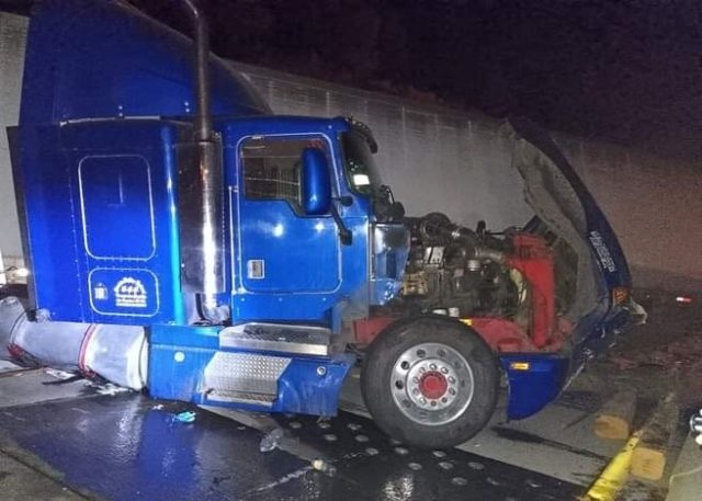 Tráiler provoca accidente en la México-Puebla, hay seis heridos