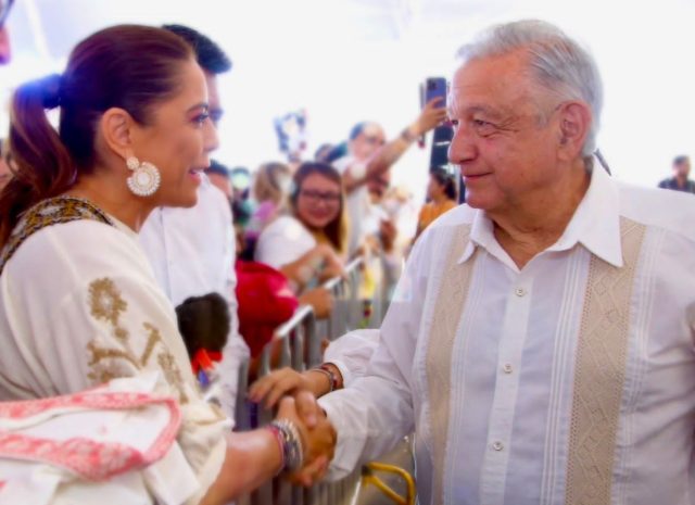 Olivia Salomón y AMLO hablan de economía y compromiso con la 4T