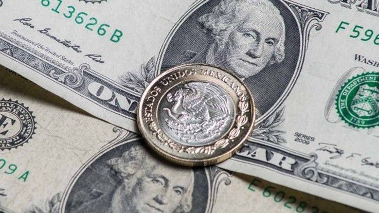 Peso mexicano tiene su mejor nivel frente al dólar en siete años
