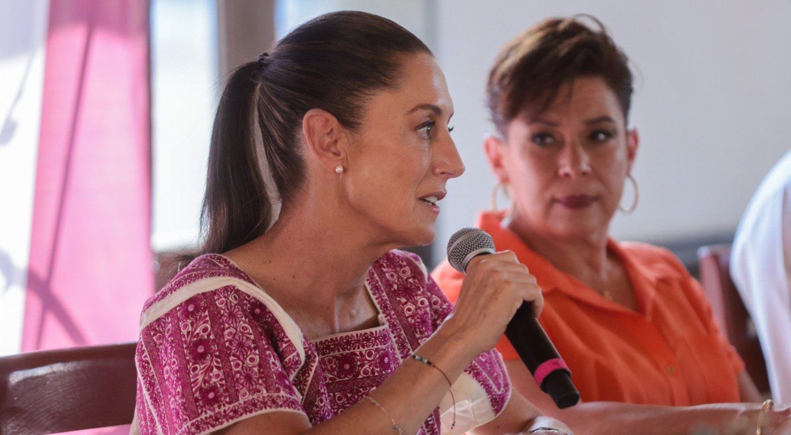 Claudia Sheinbaum escucha inquietudes de empresarios en Tlaxcala
