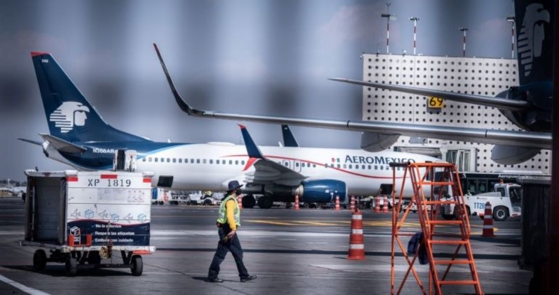 Presenta complicación compra de aerolínea mexicana por amparos, señala López Obrador