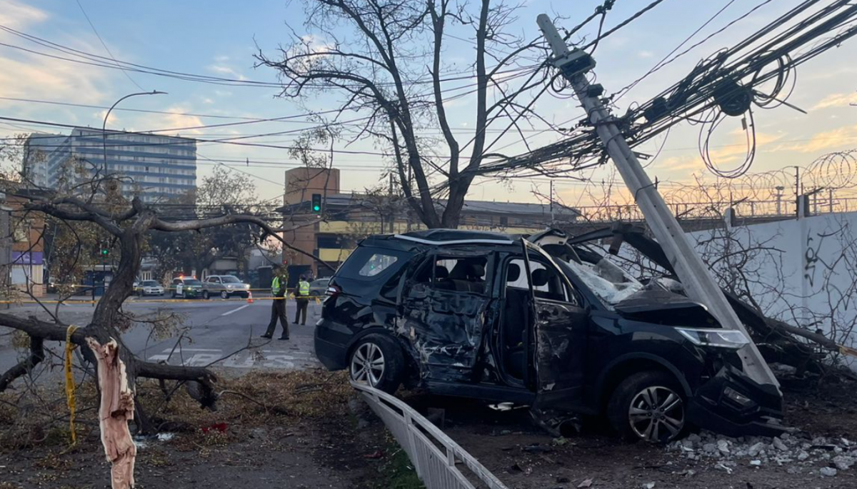 Chofer en estado de ebriedad protagoniza aparatoso accidente en Quinta Normal