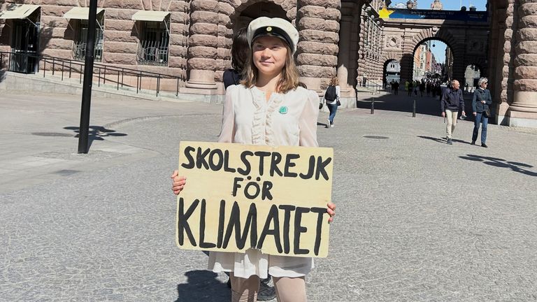 Greta Thunberg se gradúa y protagoniza su «última huelga escolar» por el medio ambiente