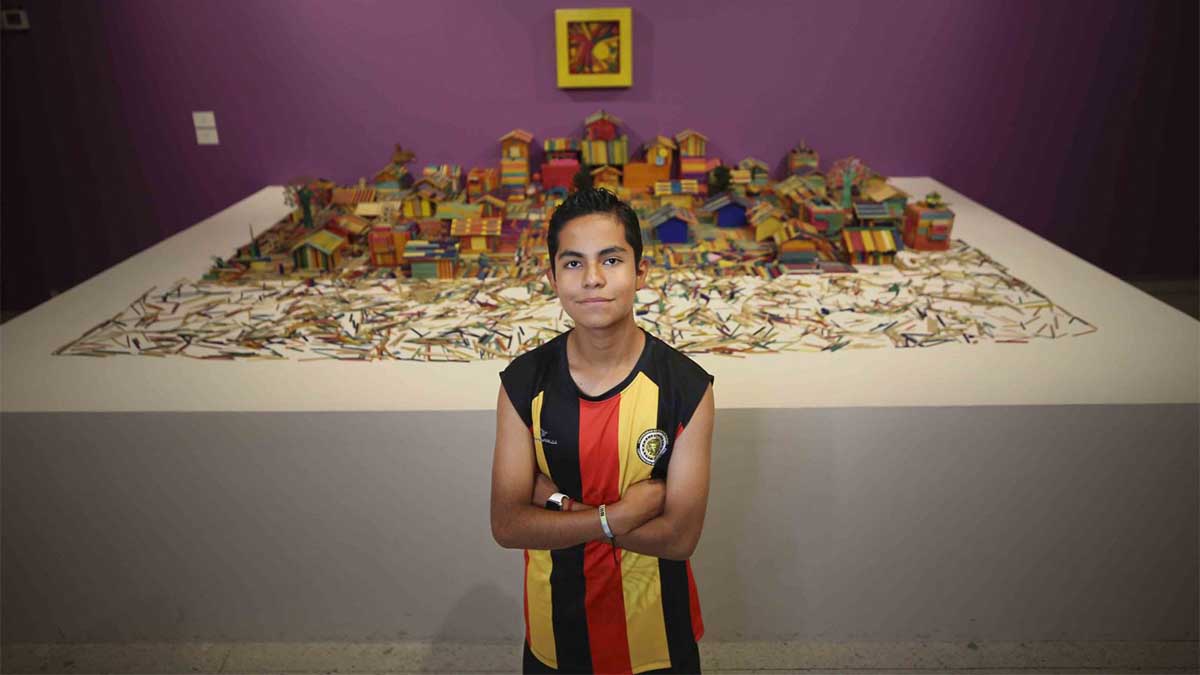 Ian Emmanuel tiene 13 años y ya terminó una maestría en Biología Molecular en la UdeG (FOTOS)