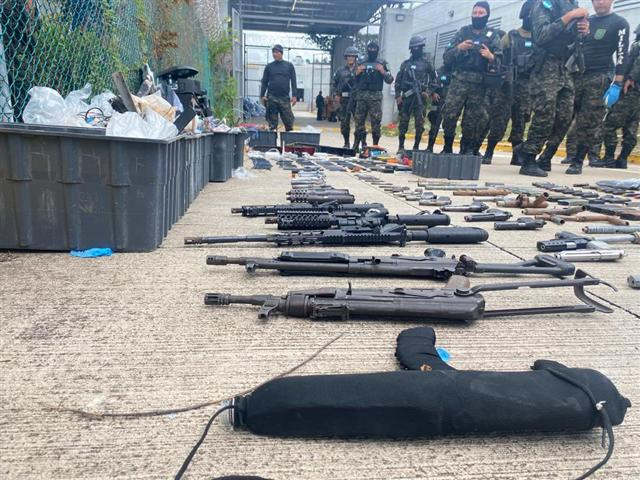 Decomisan armas dentro de cárceles de Honduras para combatir el crimen organizado (+Fotos)