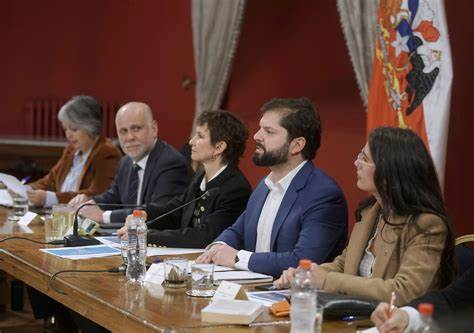 Presidente Boric encabeza Consejo de Gabinete con énfasis en salud