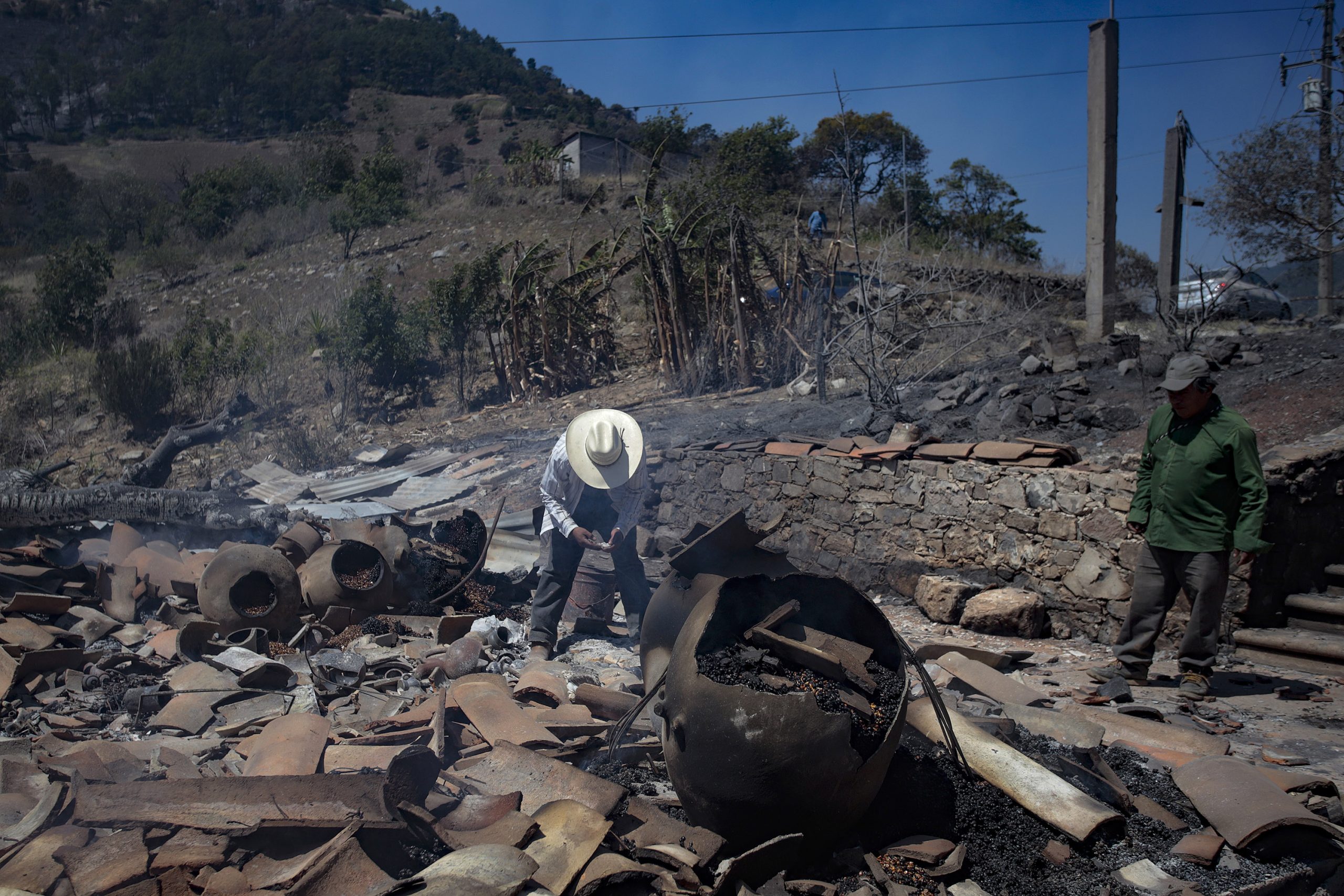 Zacatlán: incendio afecta 15 viviendas y 168 hectáreas de cultivo