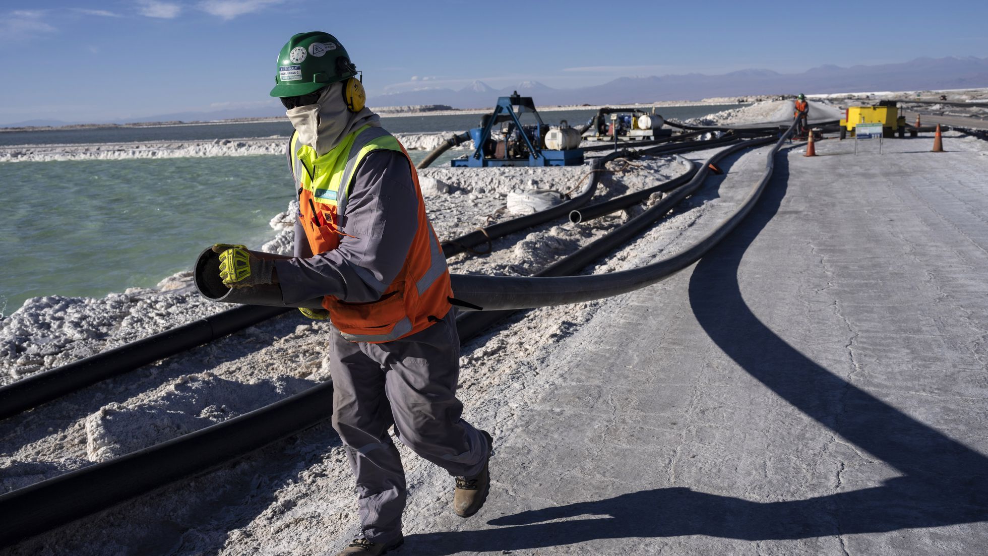 Chile da paso a la inversión francesa para la explotación “sostenible” de cobre y litio