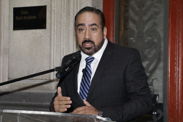 PAN respalda decreto contra propaganda política en mobiliario urbano