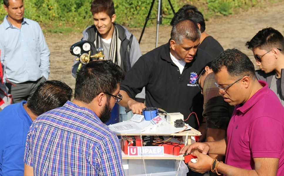 Especialistas realizan con globos, monitoreos y exploraciones a volcanes