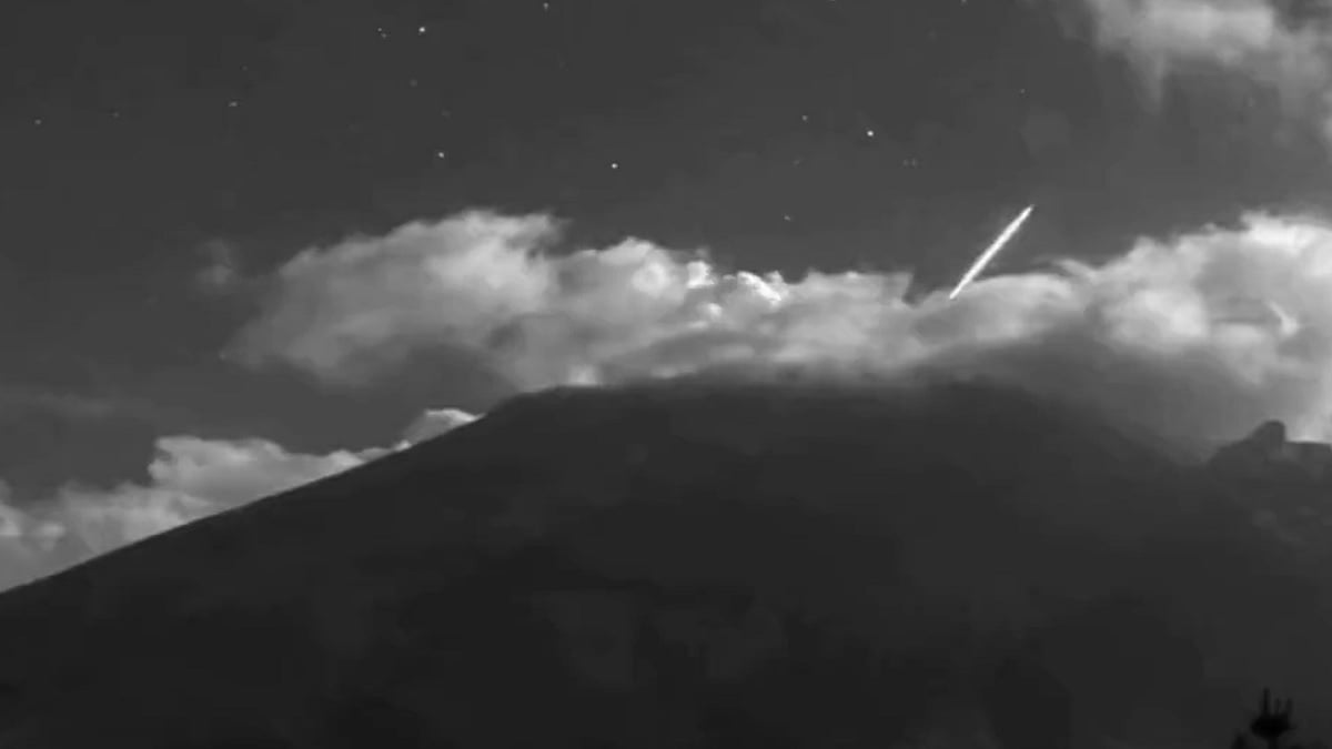 Captan a supuesto OVNI entrando al Popocatépetl (VIDEO)