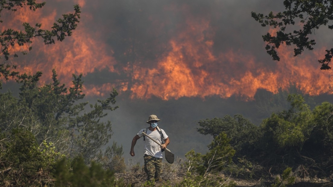 La inédita ola de calor que estremece al mundo deja imágenes de incendios forestales desoladores